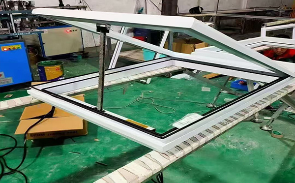 某地下车库出入口大荔排烟窗配置工程